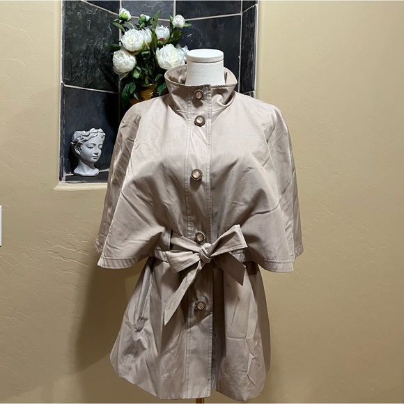 Betsy Johnson Cape Jacket Size Medium - Picture 3 of 16